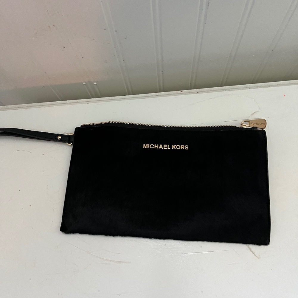 Michael kors wristlet